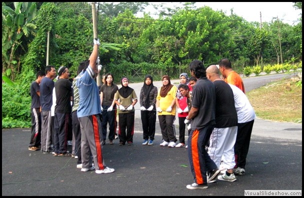 22. Group recreation - knots in progress